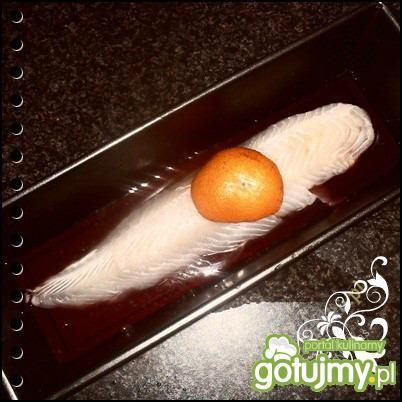 Ryba pieczona w pomarańczowym grzańcu