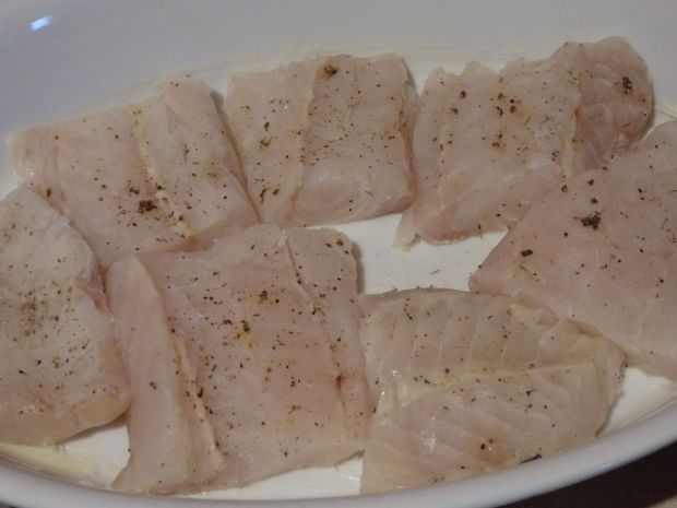 Ryba zapiekana pod pierzynką ze szpinaku