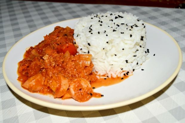Ryż z czarnuszką i sosem marchewkowo-pomidorowym 