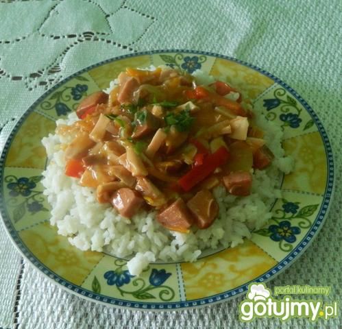 Ryż z sosem mięsno-warzywnym