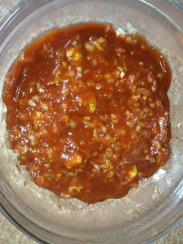 Sałatka gyros z sosem barbecue