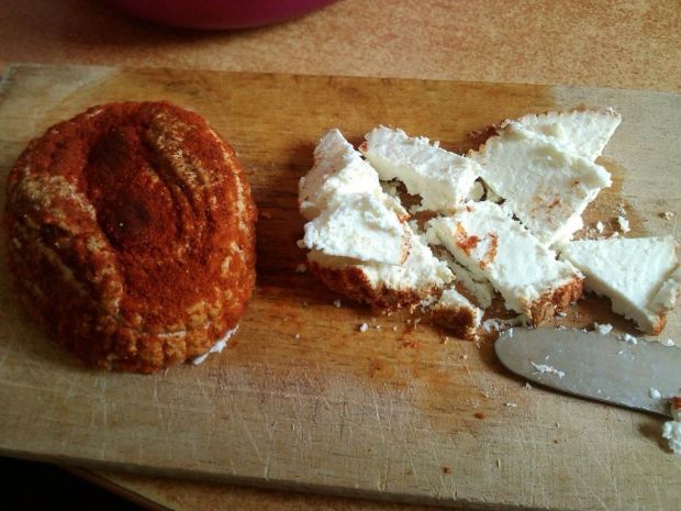 Sałatka na śniadanie z wędzonym białym serem 