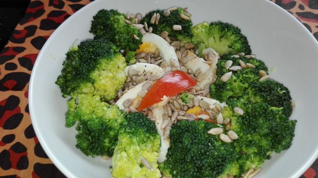 Sałatka nr 2 - brokułowa - dieta 1200 kalorii