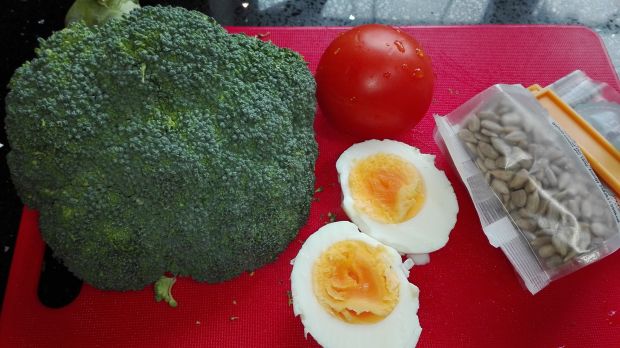 Sałatka nr 2 - brokułowa - dieta 1200 kalorii