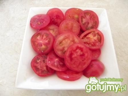 Sałatka pomidorowa z dressingiem harissa