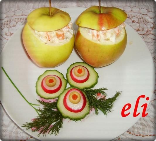 Sałatka śledziowa w jabłkach Eli