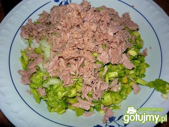 Sałatka: tuńczyk i awokado