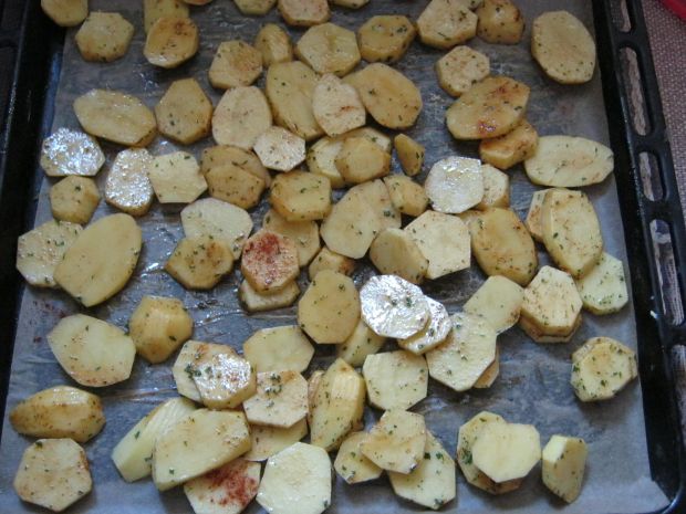 Sałatka z grillowanym kurczakiem i ziemniakami 
