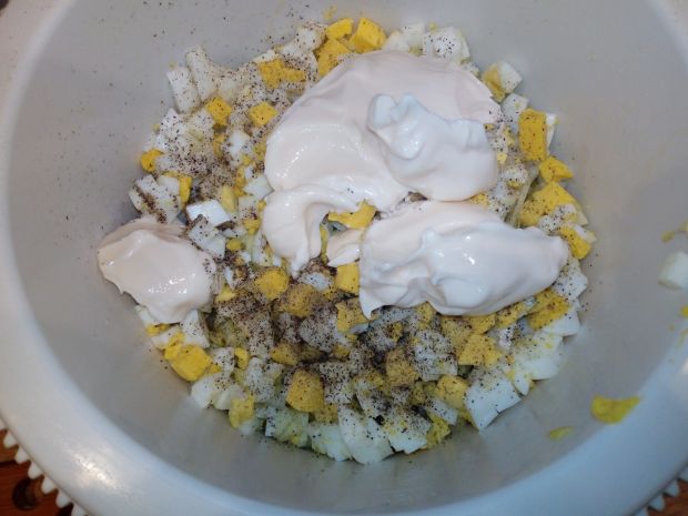 Sałatka z jajkami i fasolką szparagową ze słoika