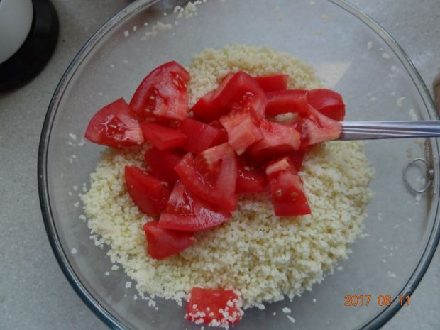 Sałatka z kuskus i pomidorów