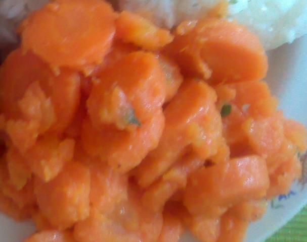 Sałatka z marchewki na ciepło.