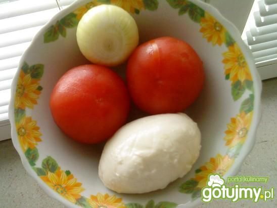 Sałatka z mozarellą i pomidorami