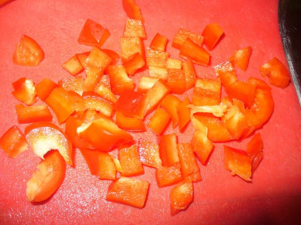 Sałatka z ogórkiem kiszonym,pomidorkami kolorowymi