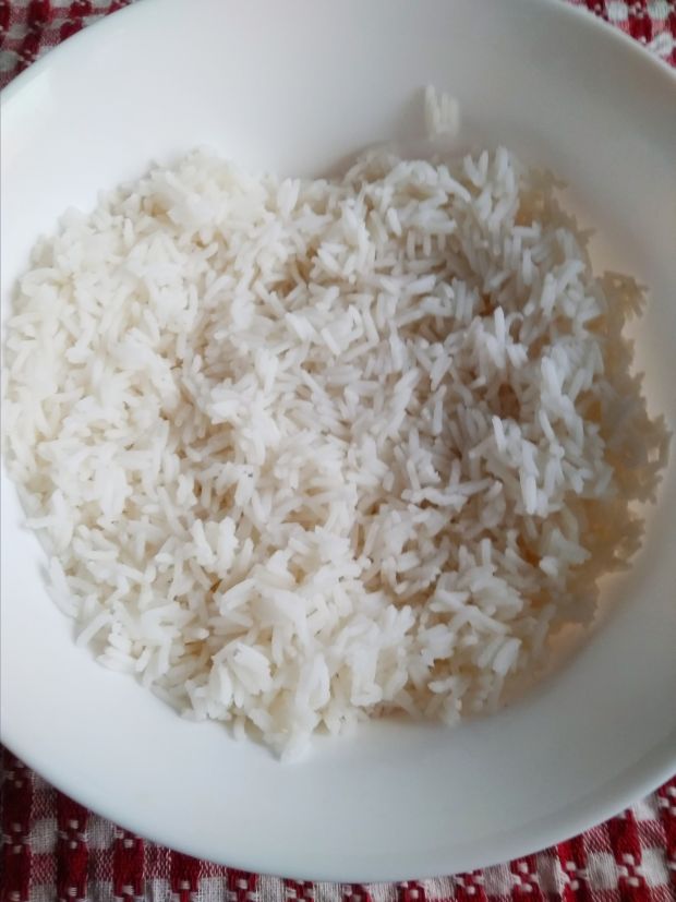 Sałatka z ryżem i szynką