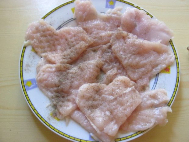 Sałatka z sezamowym kurczakiem- walentynkowa