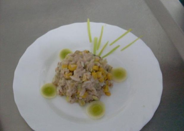sałatka z tuńczyka