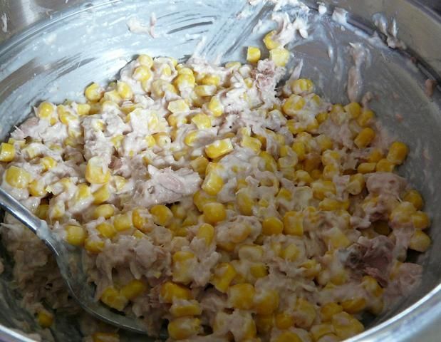Salatka z tunczyka i kukurydzy ;)