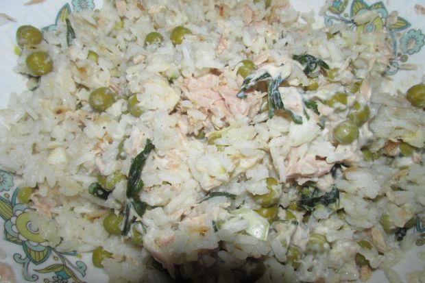 Sałatka z tuńczykiem i ryżem