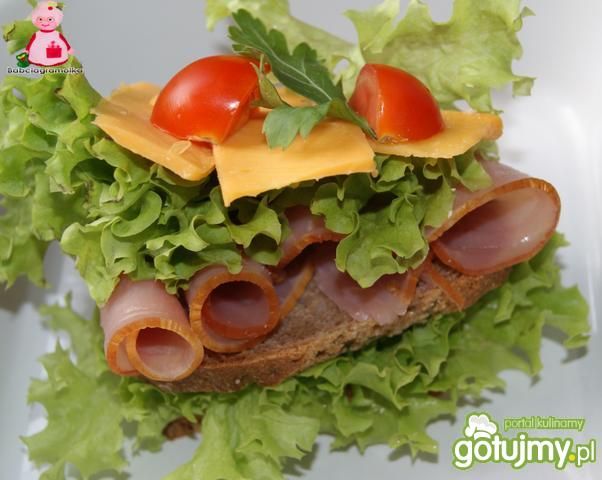 Sandwich  Buni na razowcu :