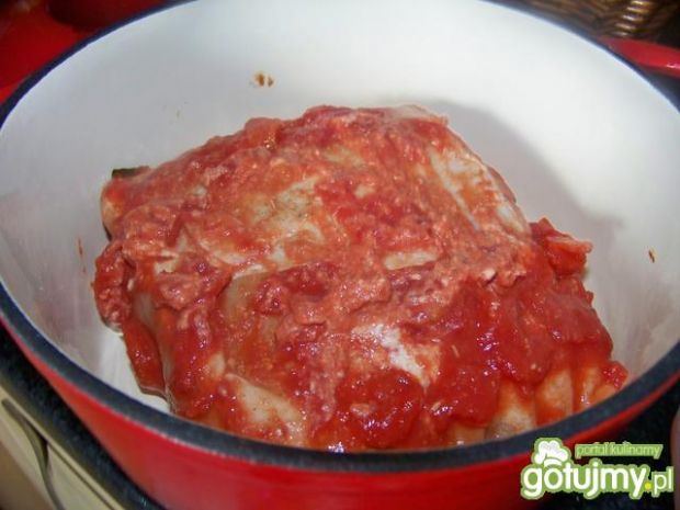 Schab wolno pieczony w pomidorach. 