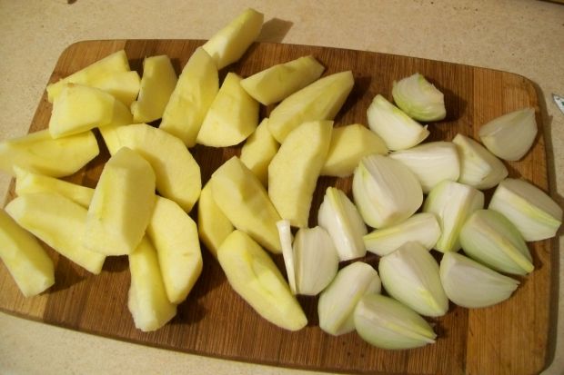 Schab zapiekany z jabłkami