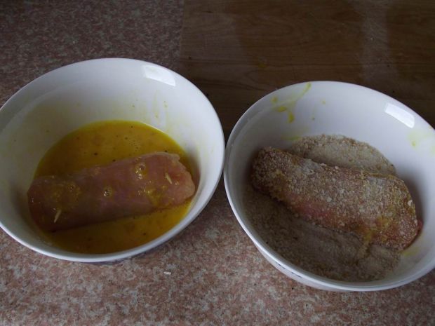 Schabowe roladki z serem camembert i miętą