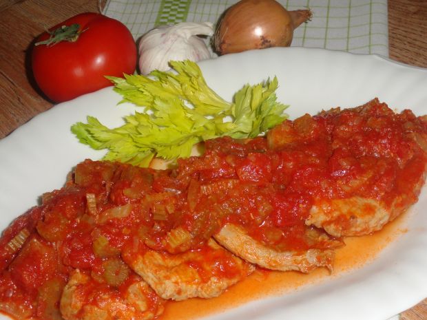 Schabw  sosie selerowo-pomidorowwym
