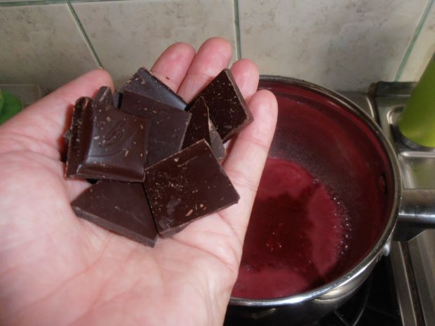Semifreddo z polewą czekoladowo-malinową