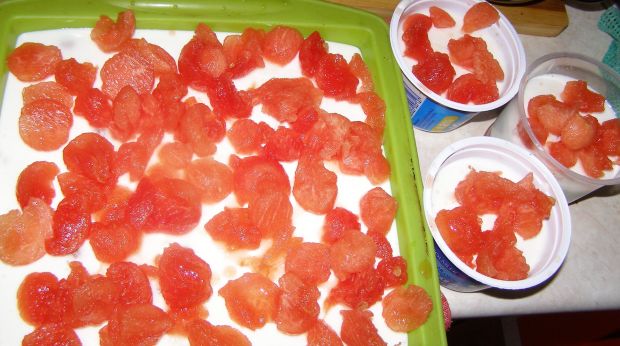 Sernik na zimno:brzoskwinie,arbuz,galaretki