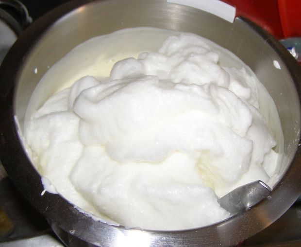 Sernik twarogowo-jogurtowy z wiśniami 