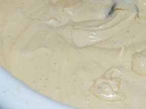 Sernik waniliowo-migdałowy z białą czekoladą