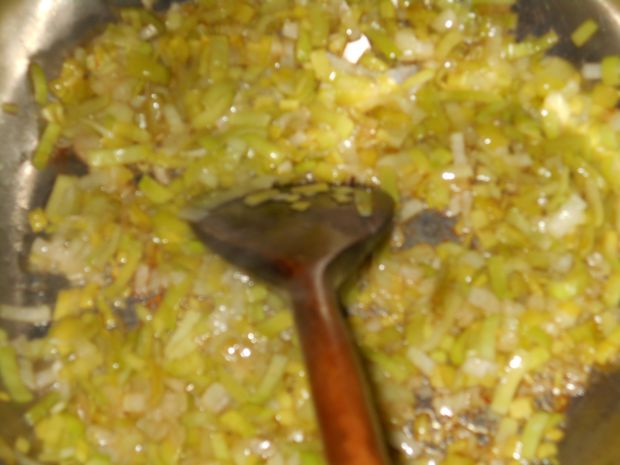 Serowa zupa ogórkowo-porowa
