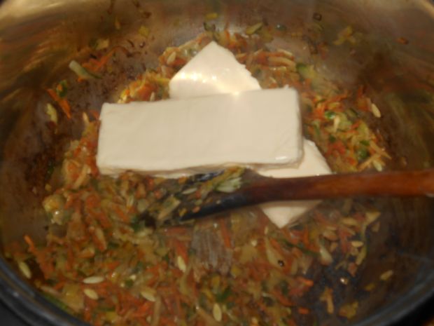 Serowa zupa ogórkowo-porowa
