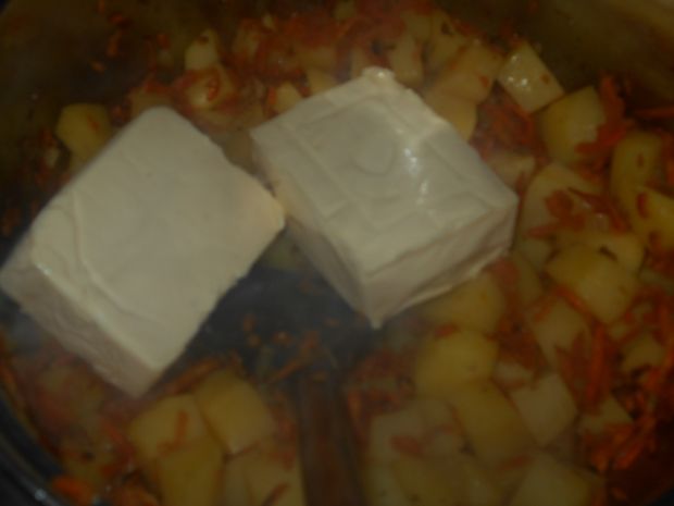 Serowa zupa ziemniaczana