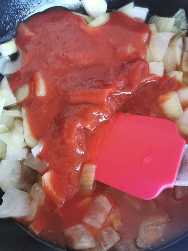 Skrzydełka pieczone w sosie ketchupowym