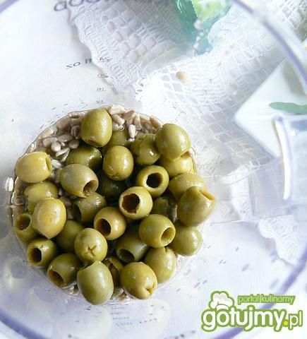 Słonecznikowa pasta z oliwkami 