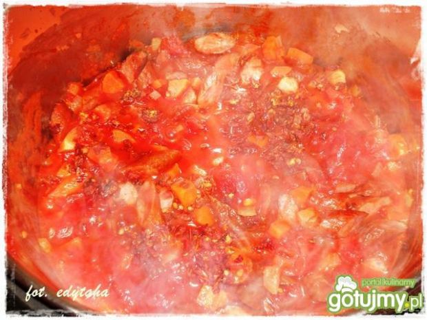 Soczewica z kabanosami i pomidorami