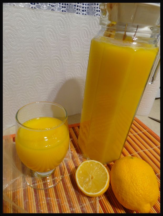 Sok pomarańczowo-mandarynkowo-cytrynowy