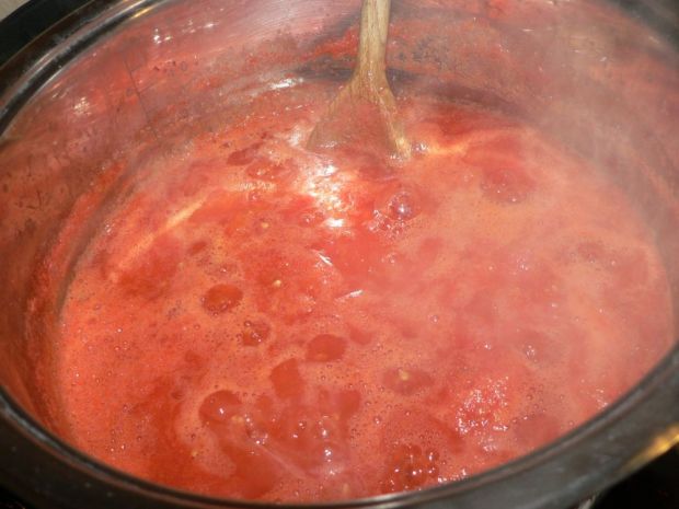 Sos pomidorowo-korzenny 