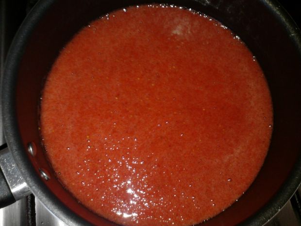 Sos truskawkowy z miętą  