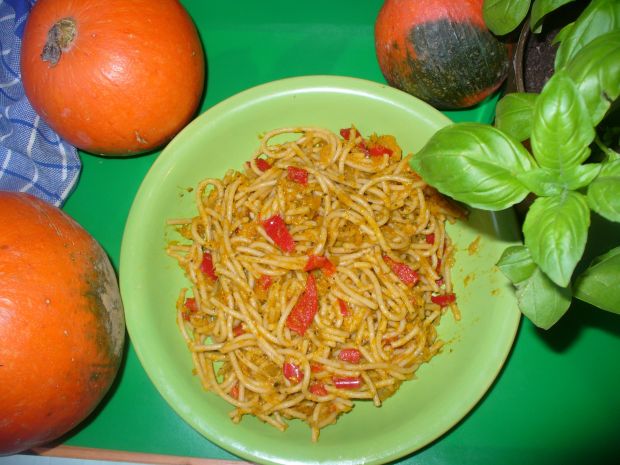 Spaghetti z papryką i dynią  
