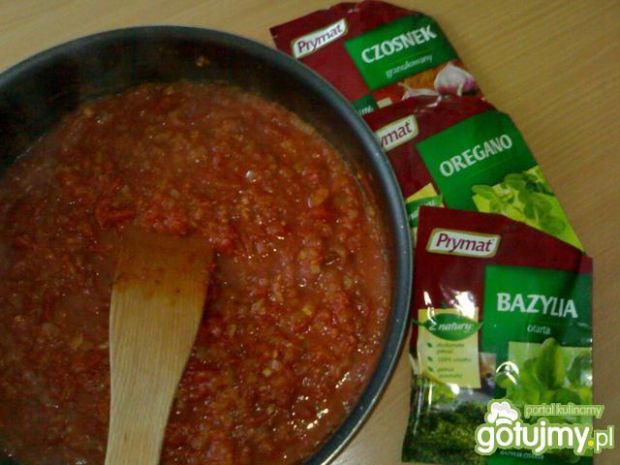 Spagetti z sosem pomidorowym 3