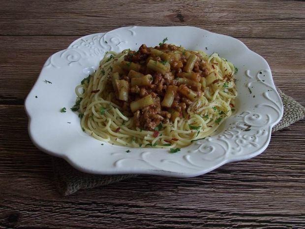 Spaghetti ala bolognese z fasolką szparagową