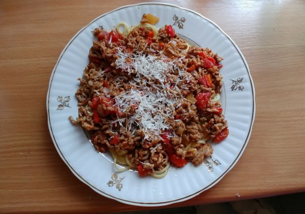 Spaghetti bolognese podwójnie pomidorowe