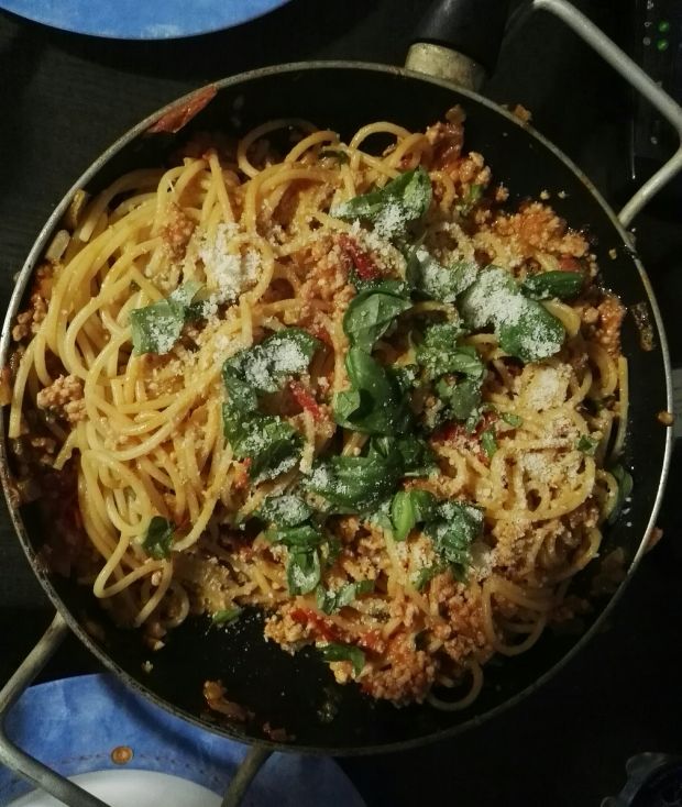 Spaghetti bolognese z mięsem drobiowym