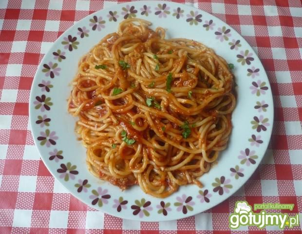 Spaghetti w sosie pomidorowym 4