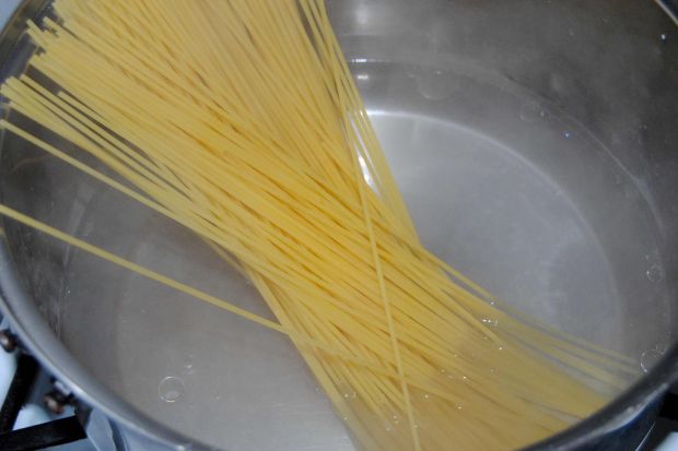 Spaghetti z awokado i tuńczykiem