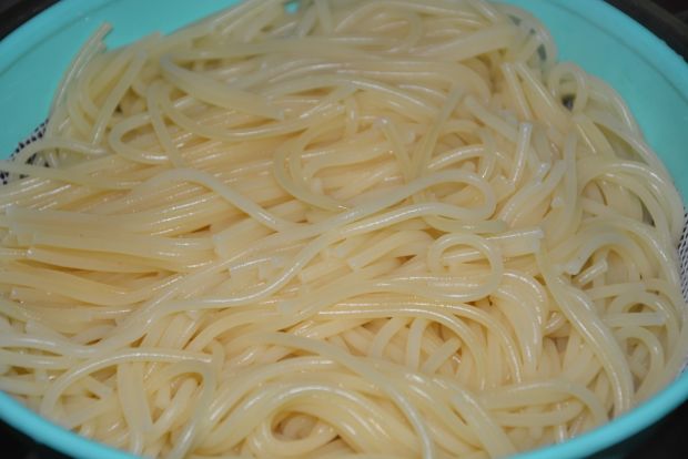 Spaghetti z brokułem i serem pleśniowym
