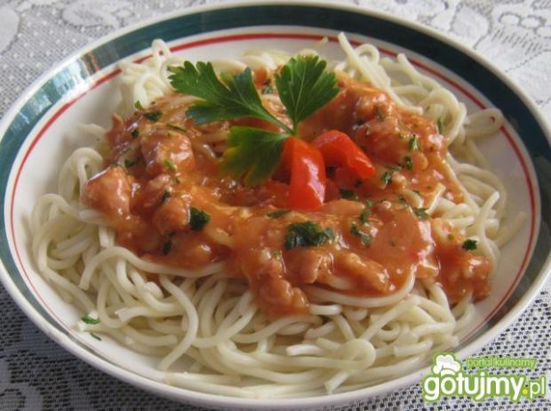 Spaghetti z domowym sosem.
