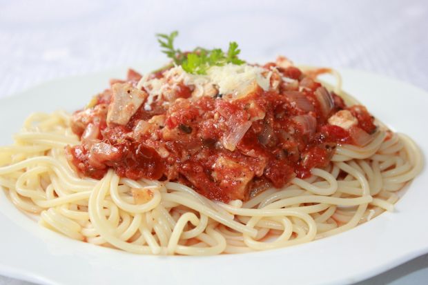 Spaghetti z kurczakiem i suszonymi pomidorami 